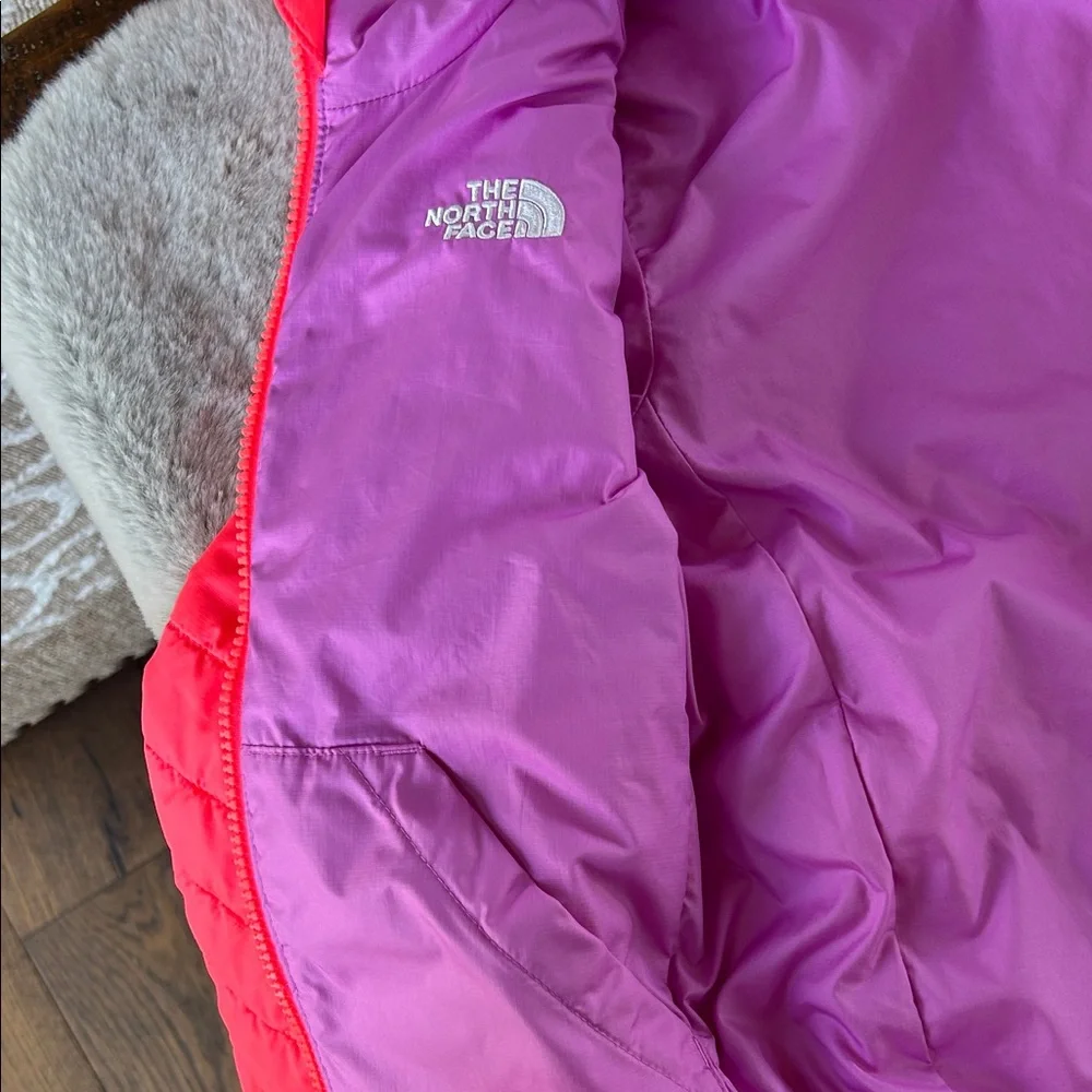 The North Face Girls Bright Pink Hooded Puffer Jacket